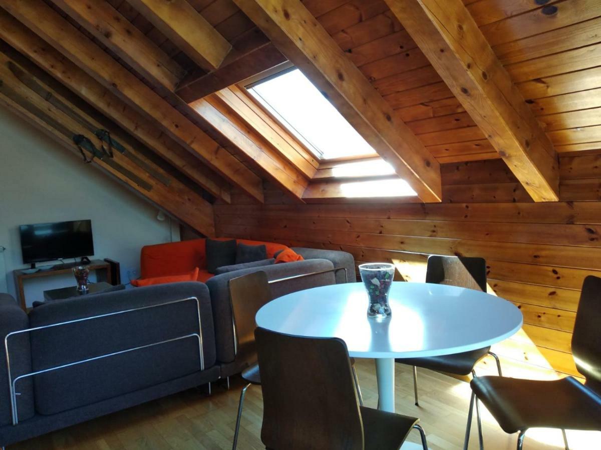 Apartment Duplex Familiar En *